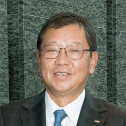 二瓶 清 氏