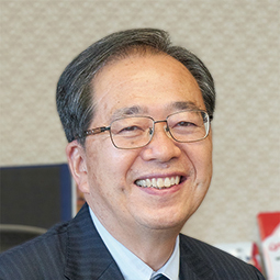 斉藤 鉄夫 氏